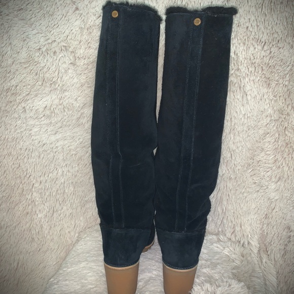 🌺 UGG Boots - Picture 4 of 8